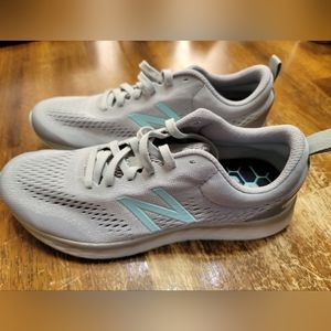 WOMEN'S NEW BALANCE FRESH FOAM ARISHI V3 SNEAKERS